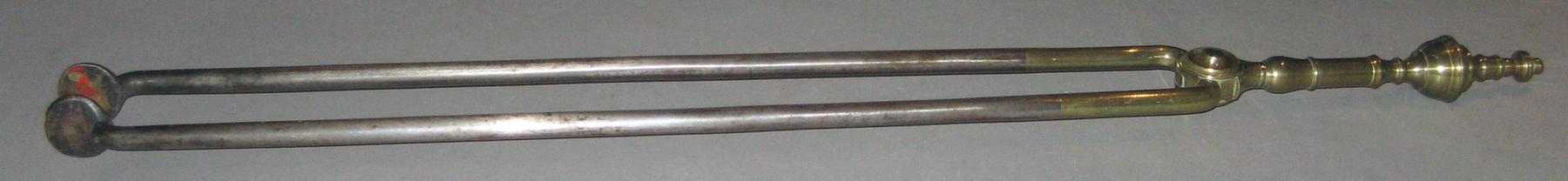 1964.0986.001 Tongs