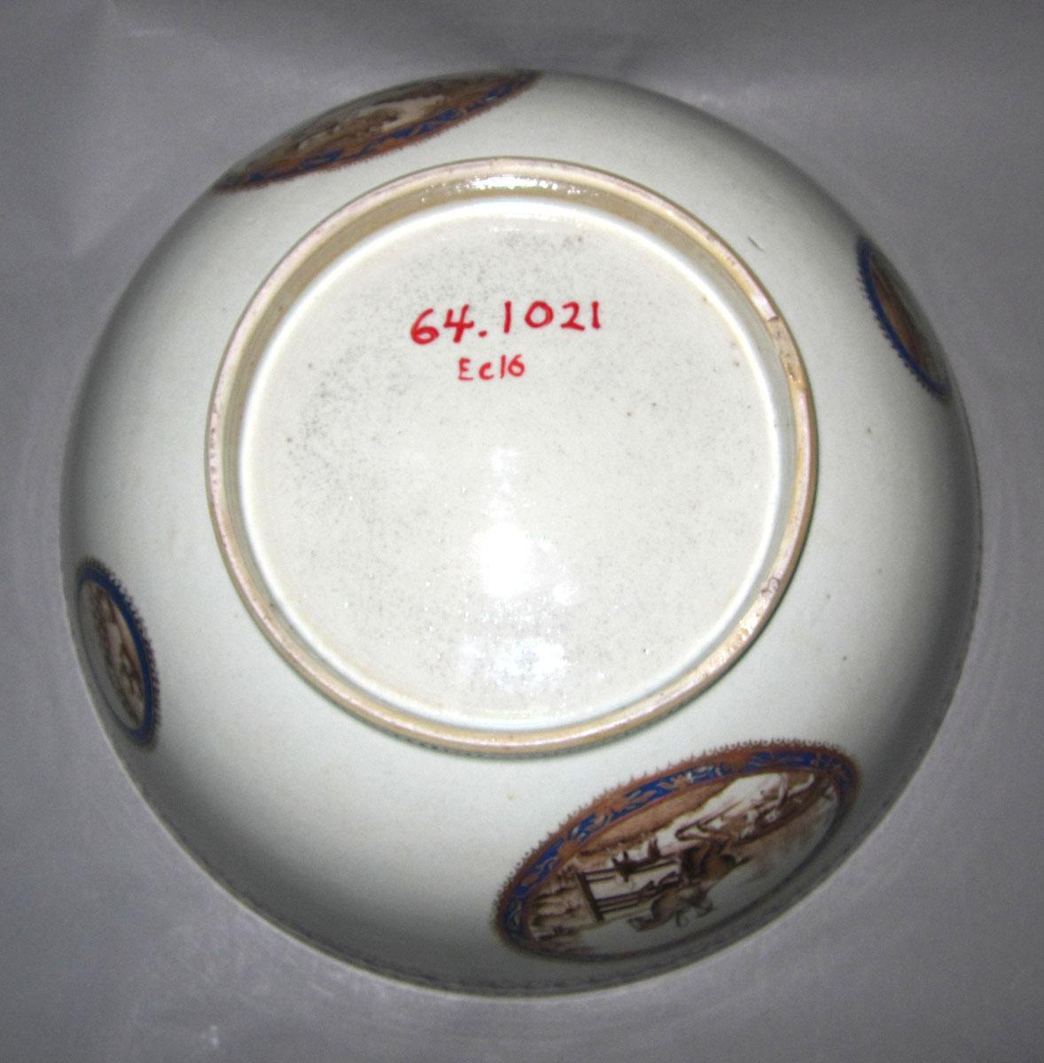 1964.1021 Porcelain bowl underside