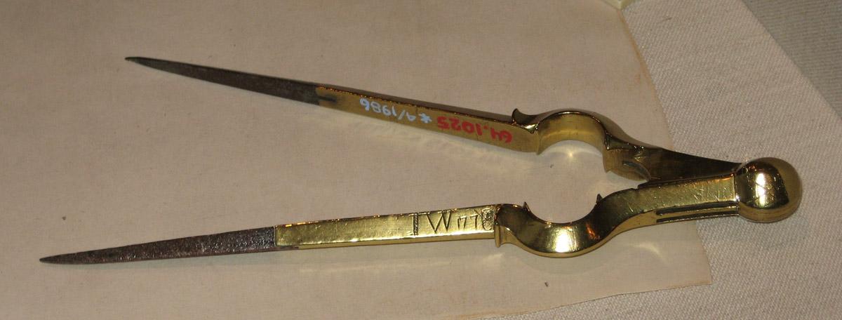 1964.1025 Dividers