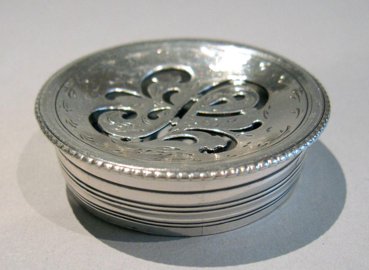 1964.1027 E Silver Standish Lid