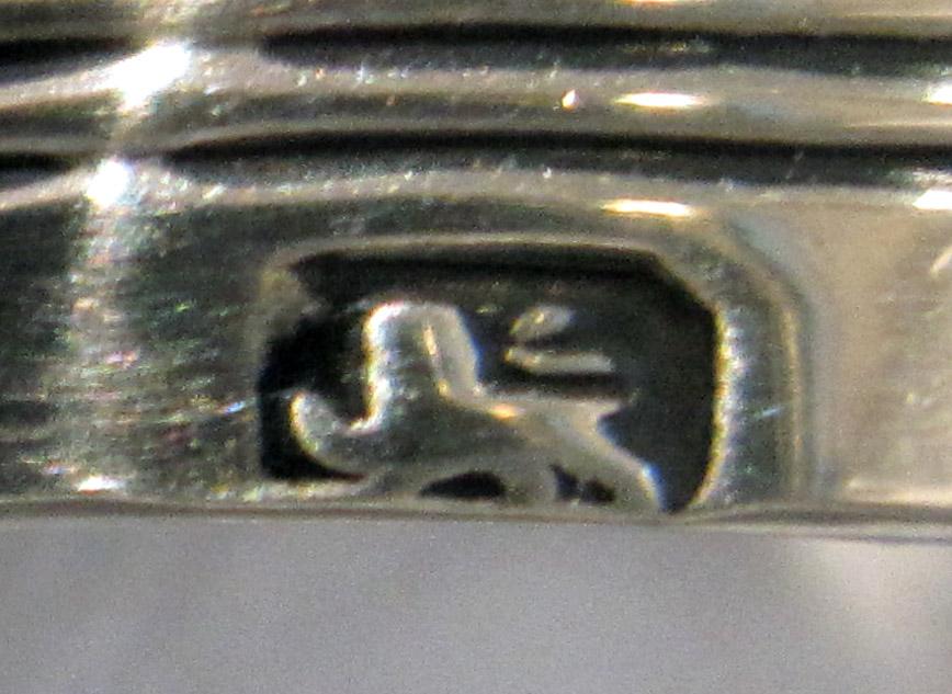 1964.1027 E Silver Standish Lid mark