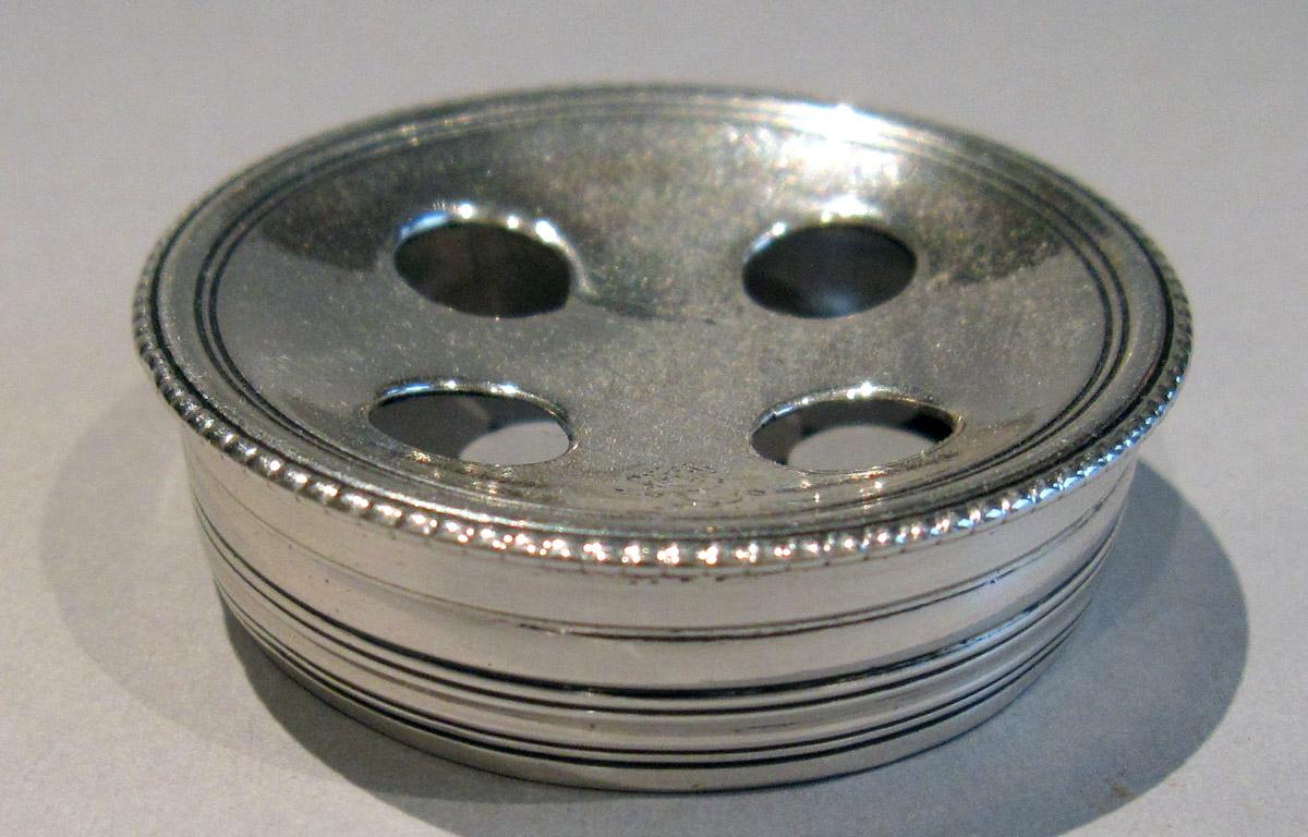 1964.1027 G Silver Standish Lid