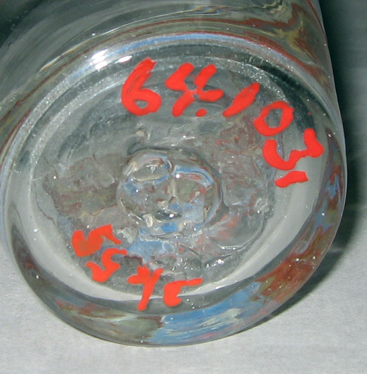 1964.1031 Glass tumbler (underside)