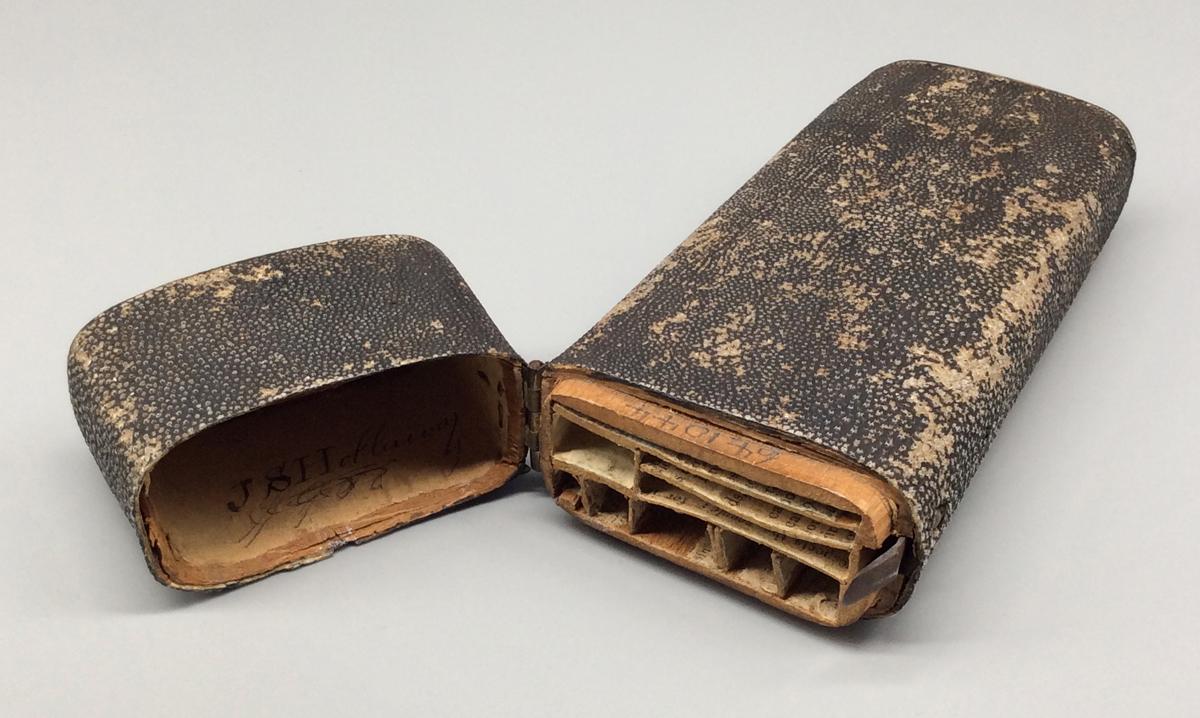 1964.1044 A Tool (for drafting), view 4