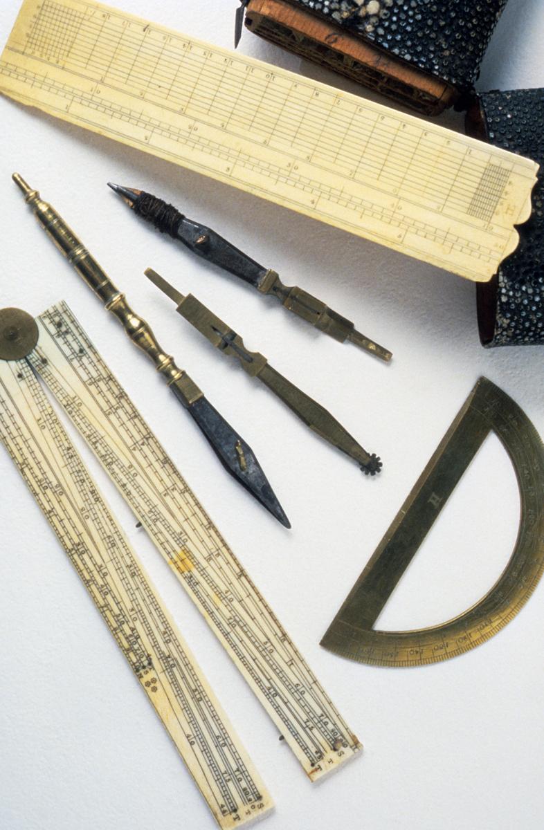 1964.1044 A-J Drafting Case with Tools
