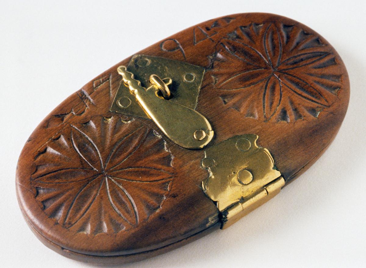 1964.1050 Spectacles Case