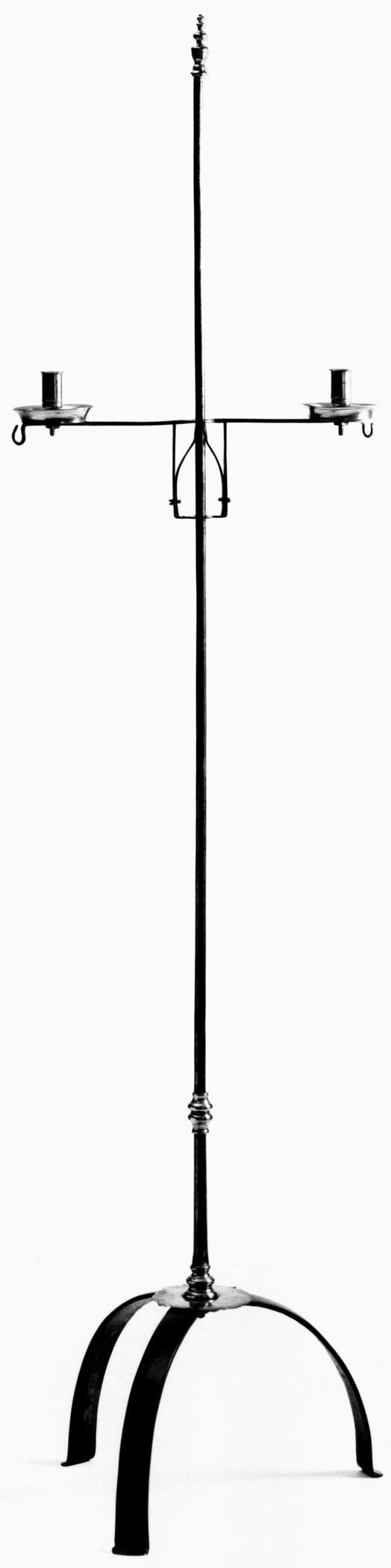 1964.1089 Candlestand