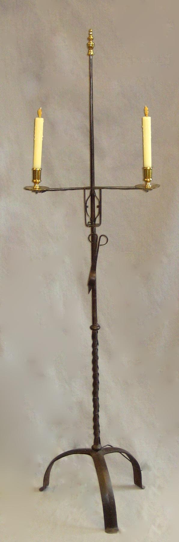 1964.1090 Candlestand