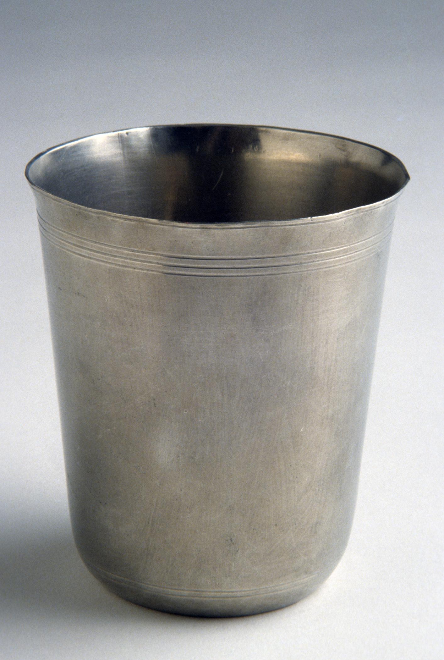 1952.0117 Britannia beaker