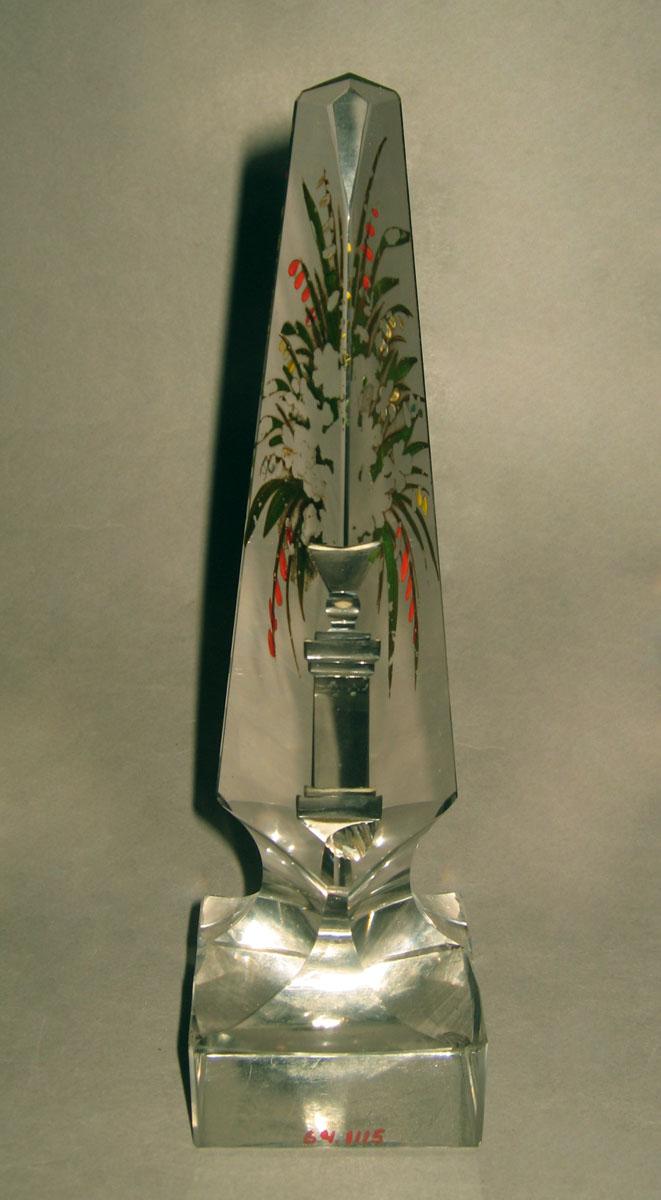 1964.1115 Glass obelisk (reverse)