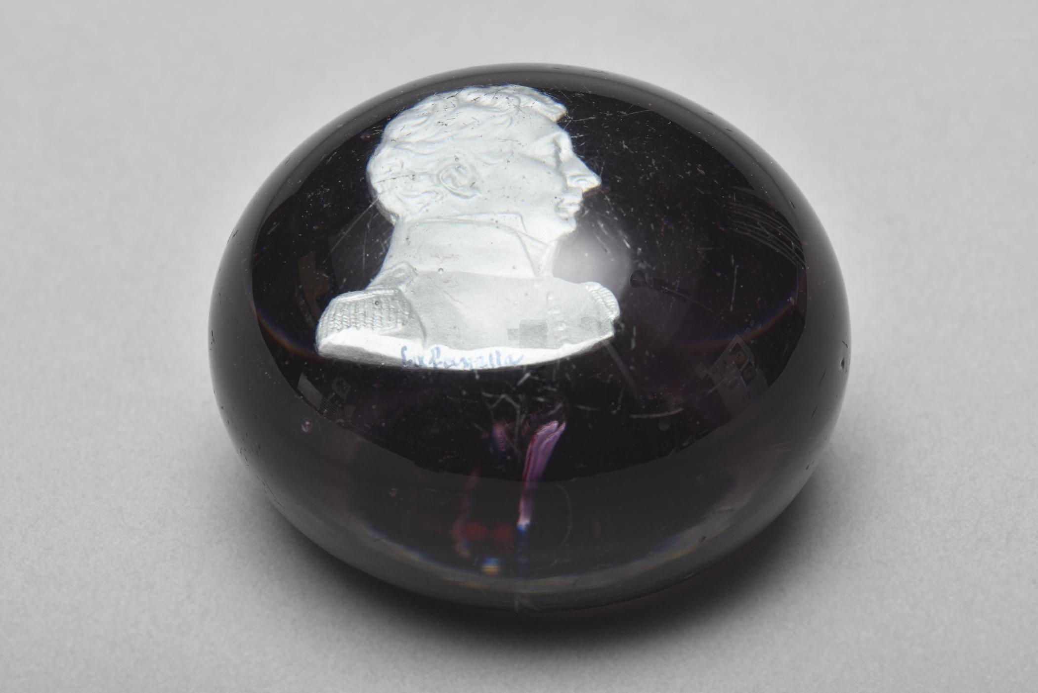 1964.1116 Paperweight, view 3