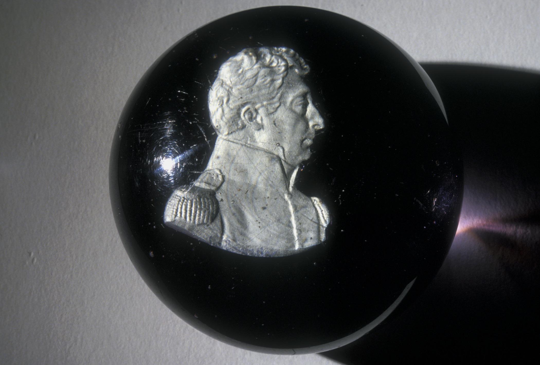 1964.1116 Paperweight