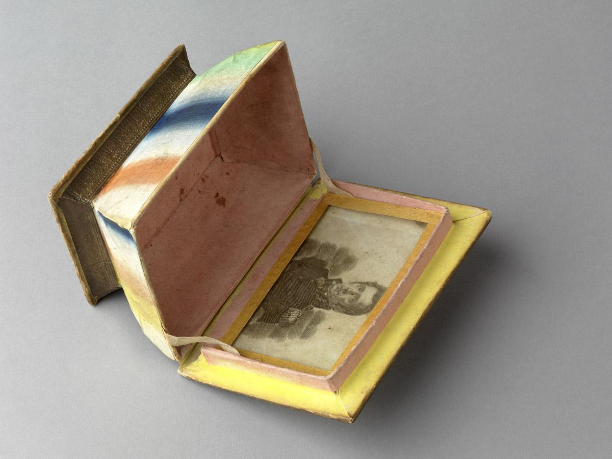 1964.1123 Box, Pin Cushion (view 4)