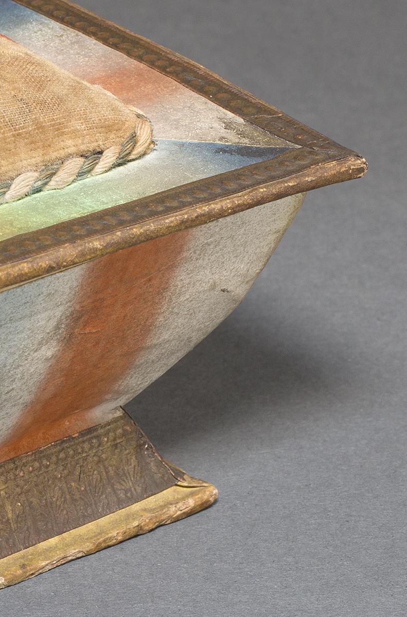 1964.1123 pincushion box, detail