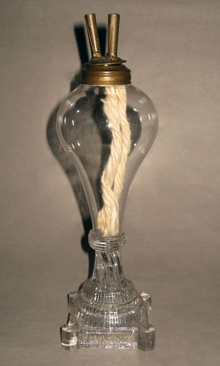 1964.1131.001 Glass oil lamp