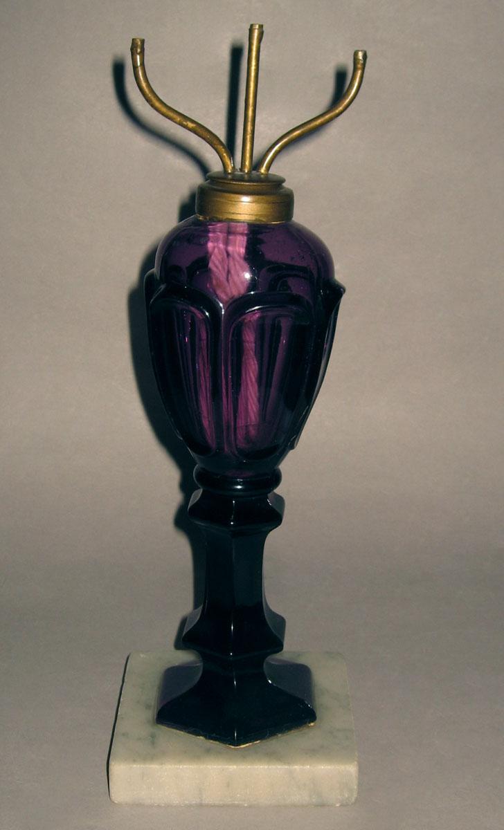 1964.1133 Glass oil lamp