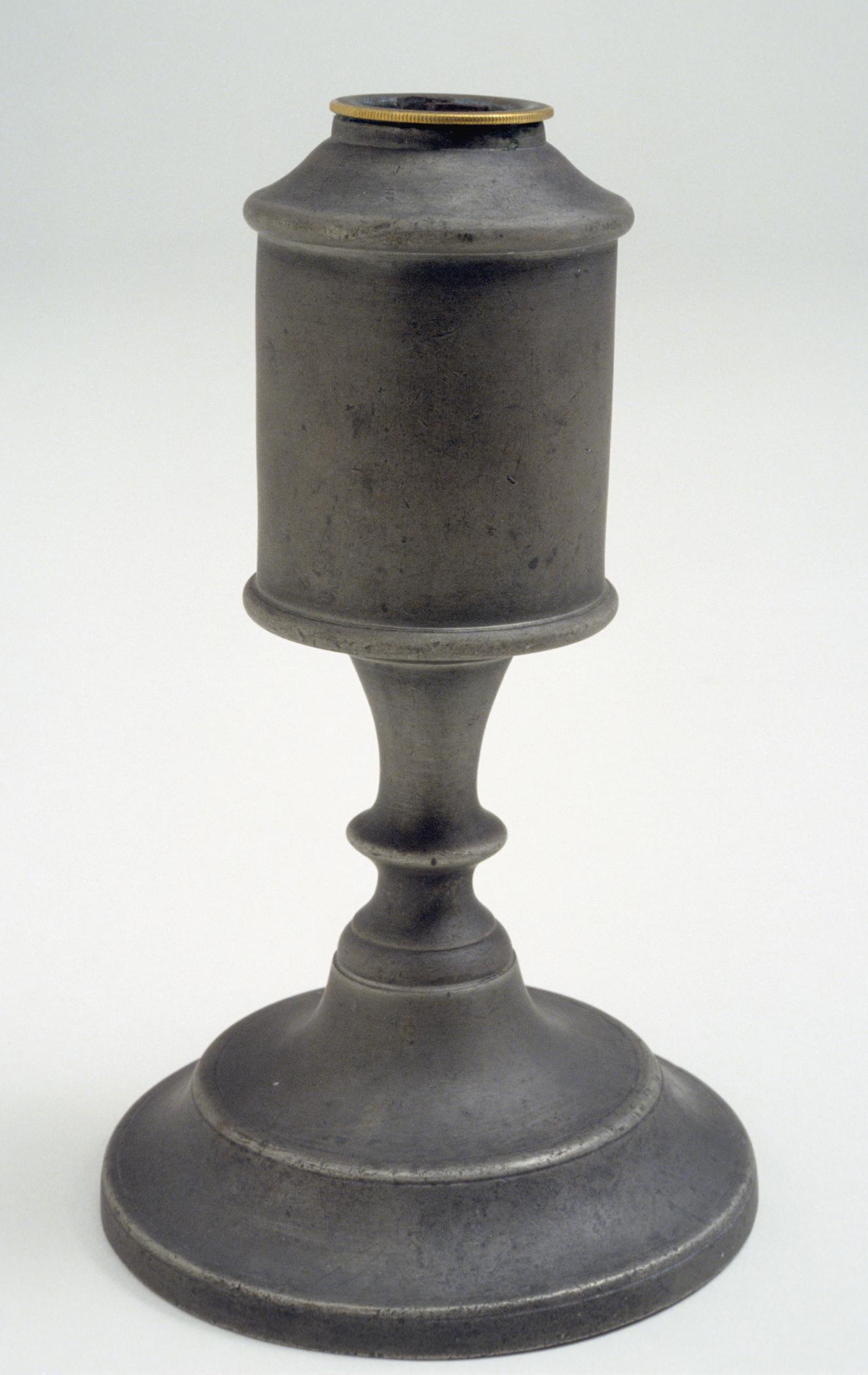 1964.1138 Pewter lamp