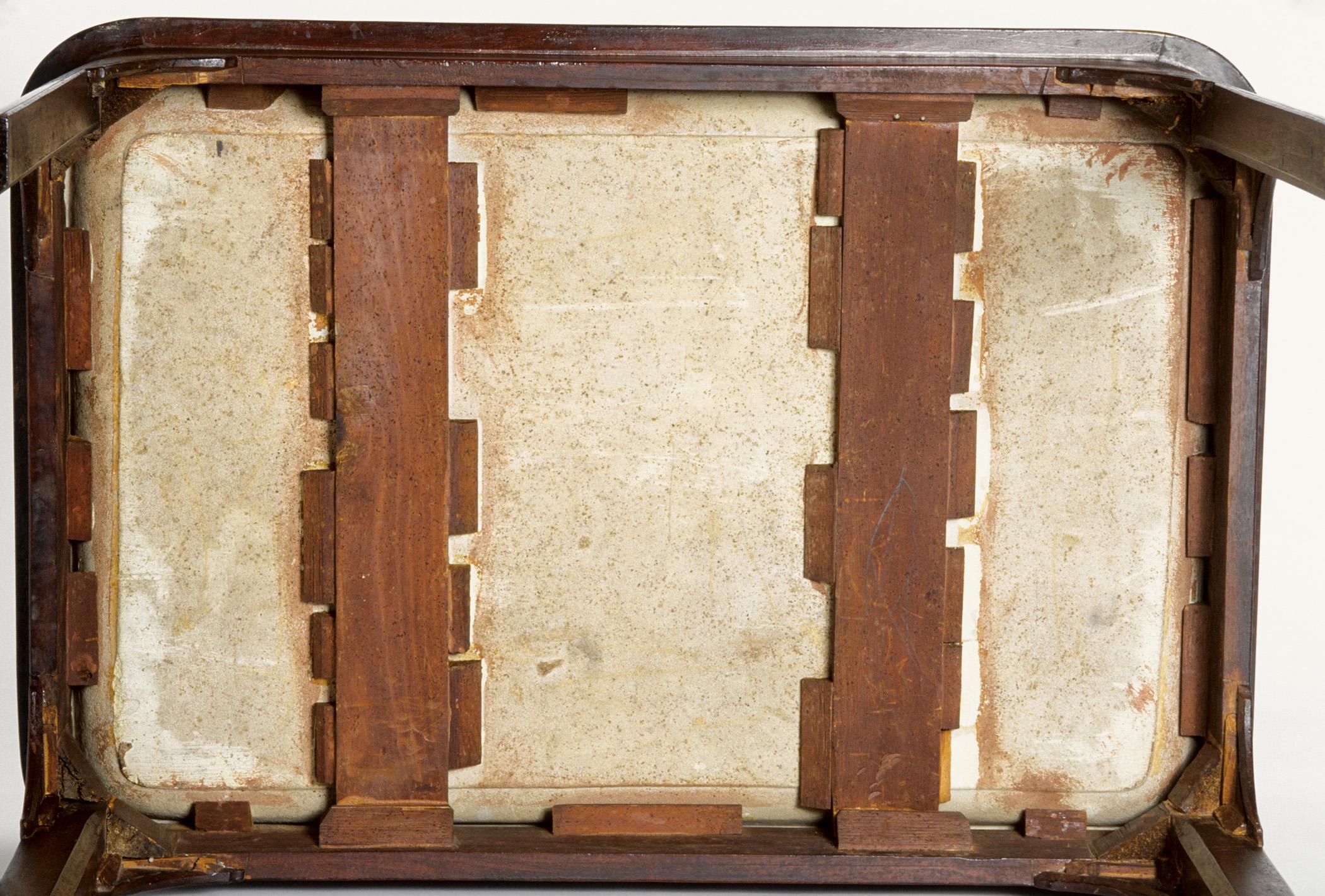 1964.1150 A,B Table, Underside