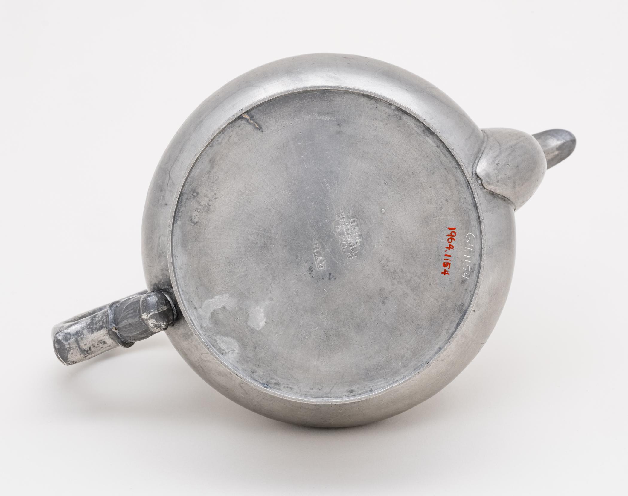 1964.1154 Teapot, view 3
