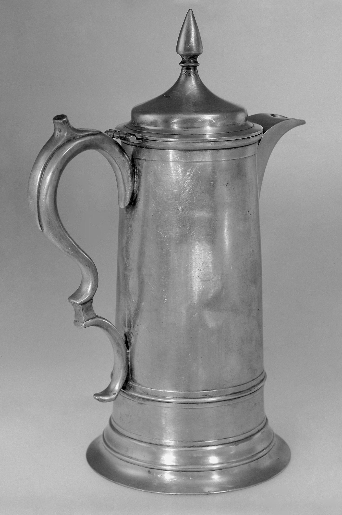 1964.1158 Pewter flagon (view 2)