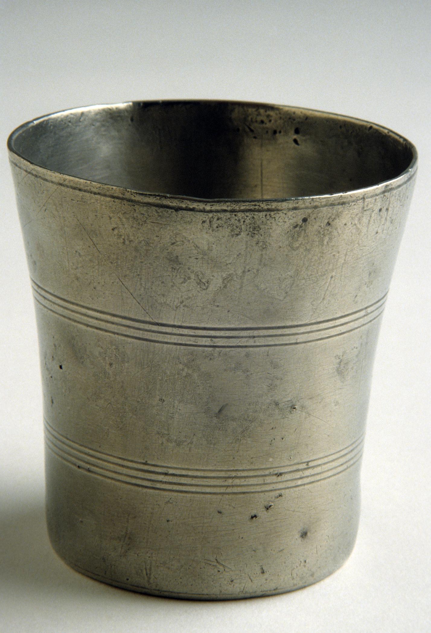 1964.1160 Pewter beaker