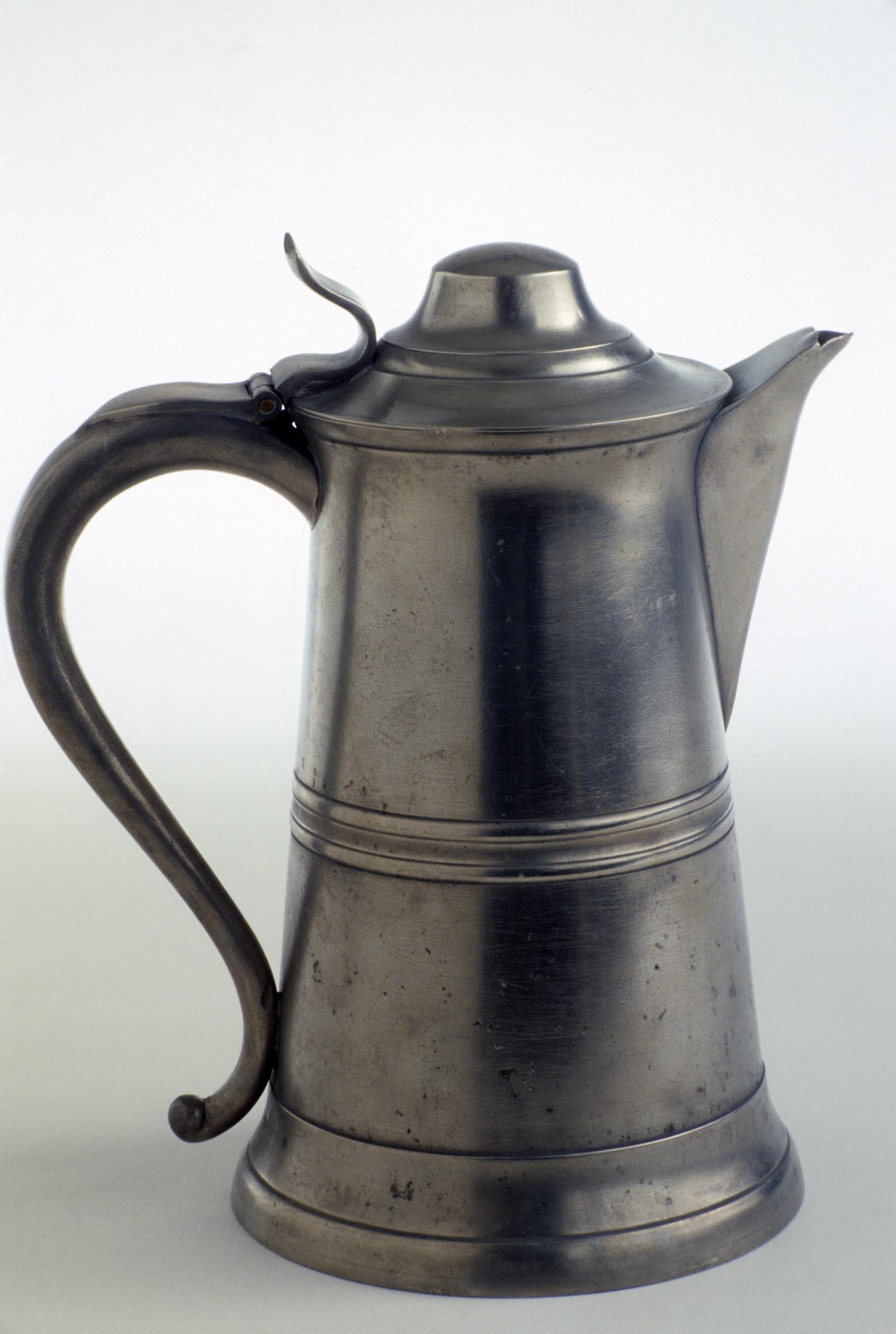 1964.1162 Flagon, view 1