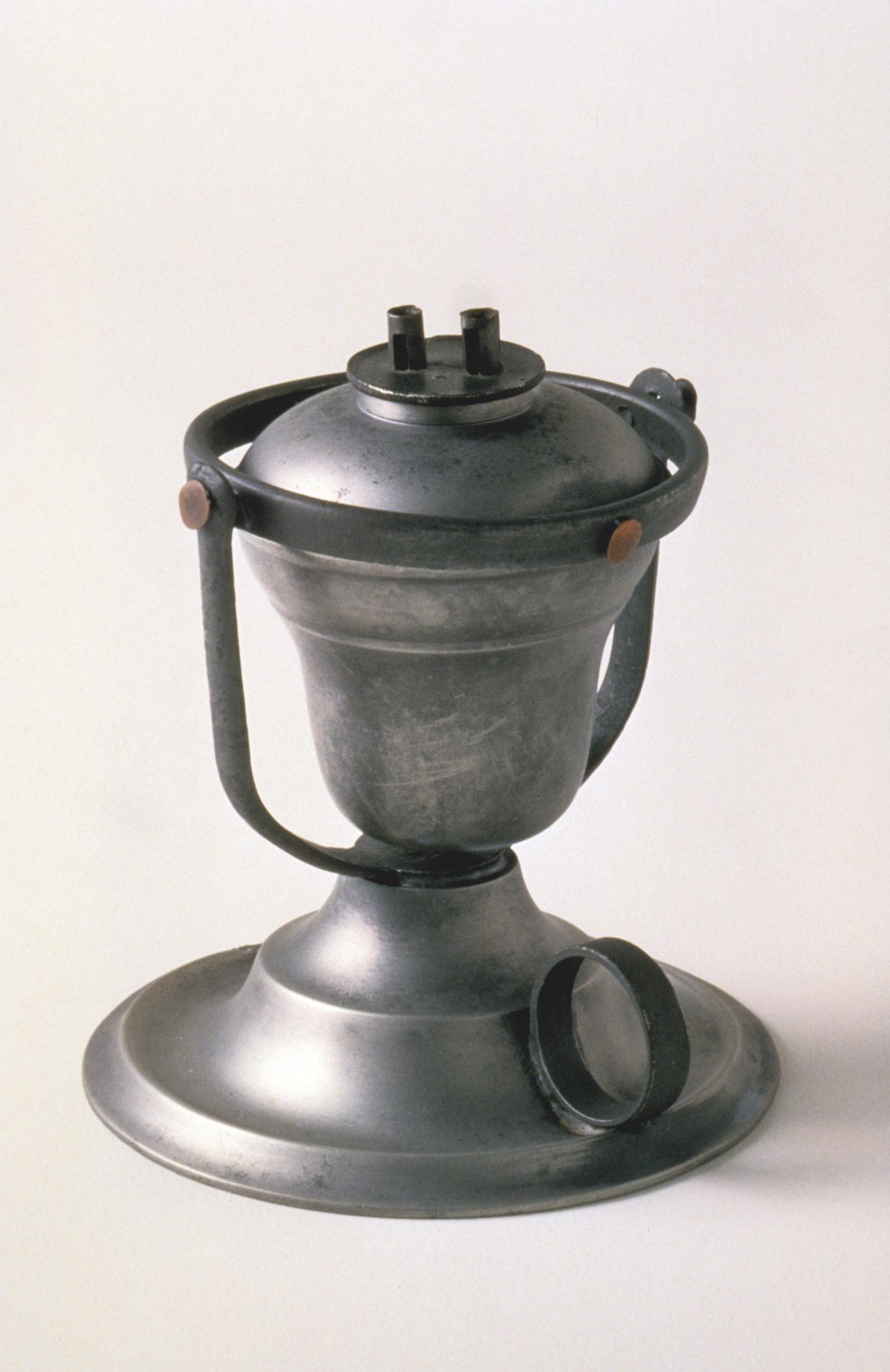 1964.1163 Pewter ship lamp