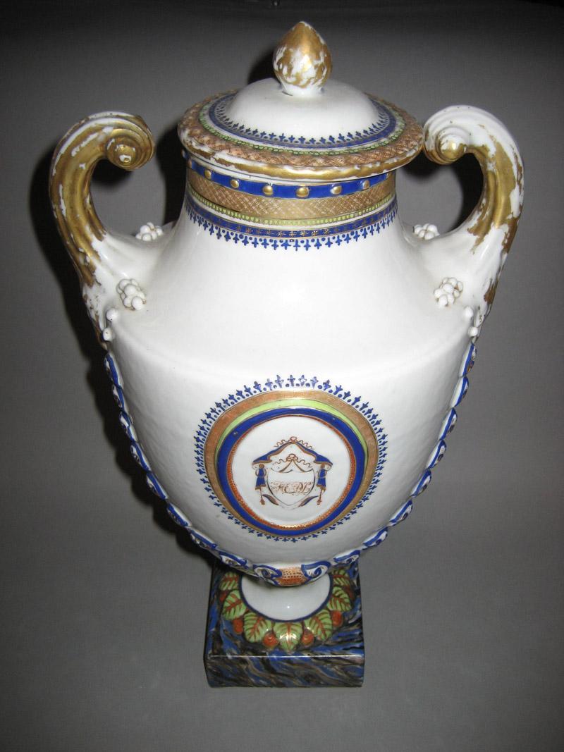 1964.1187 Urn