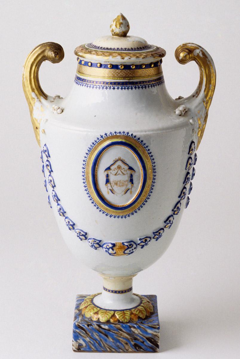 1964.1187.002 A, B Urn, view 2