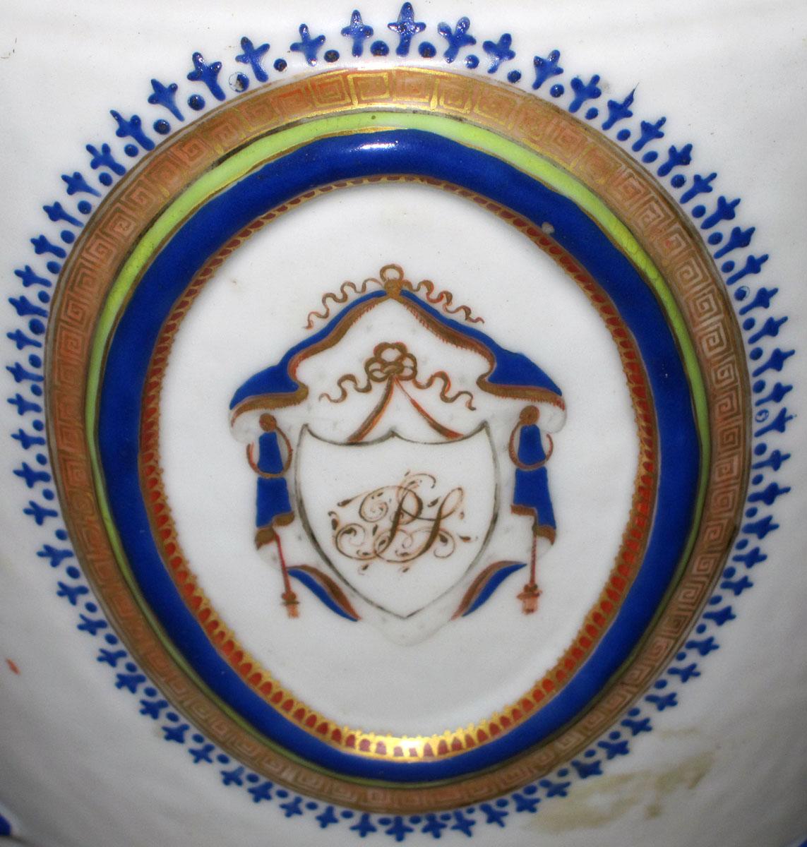 1964.1187.002 A,B Porcelain urn detail