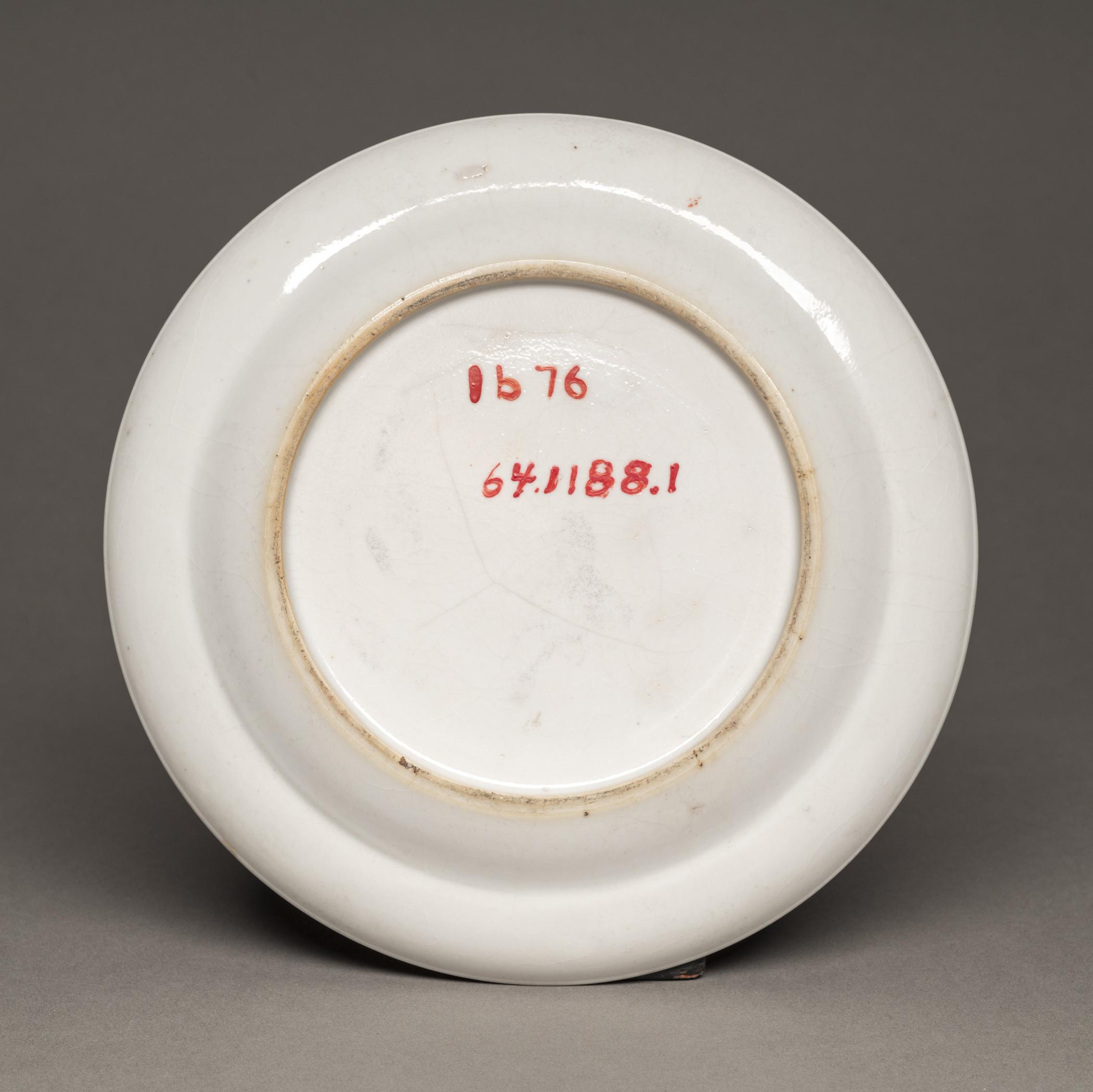 1964.1188.001 Plate, view 2