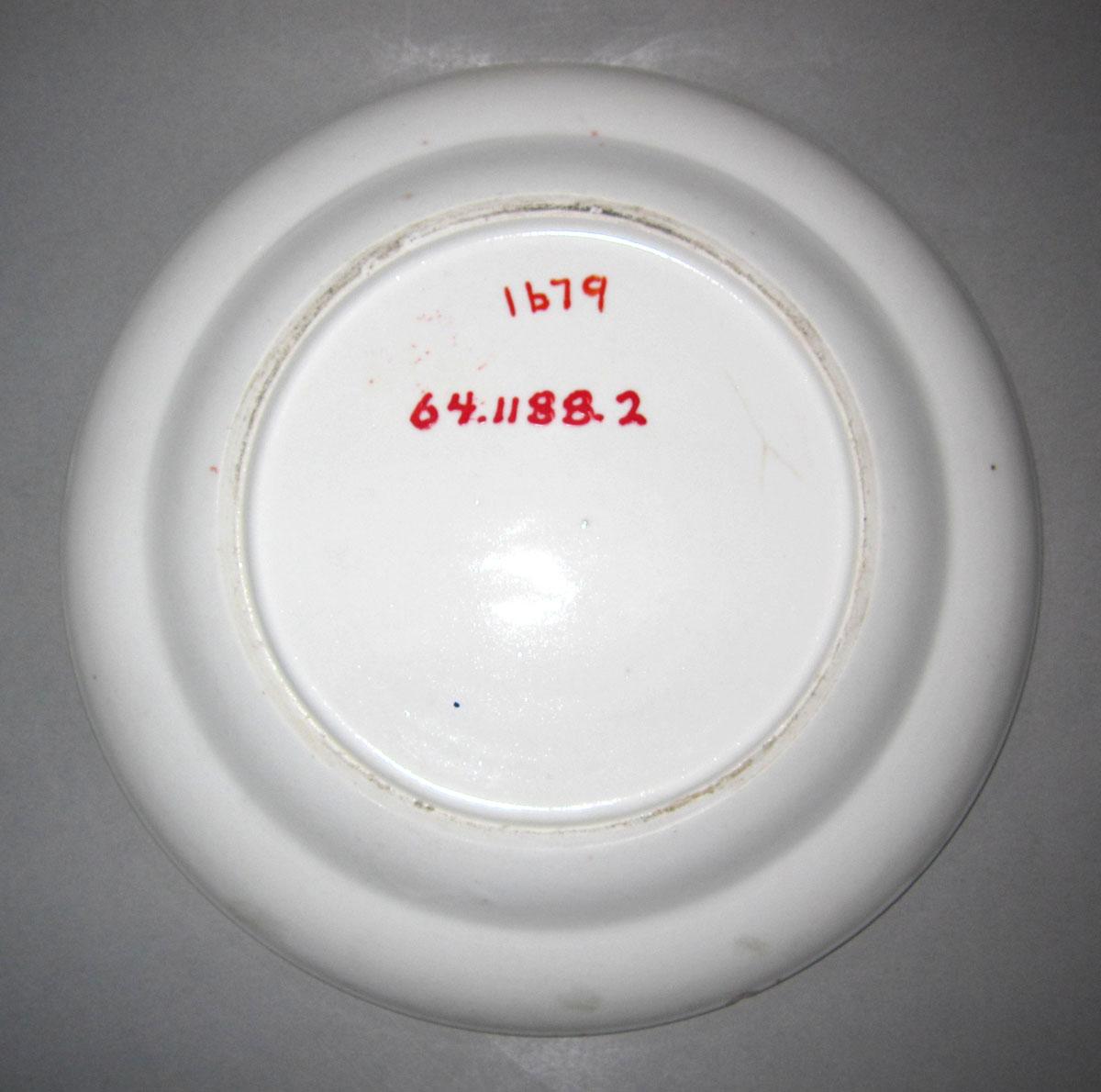 1964.1188.002 Porcelain plate underside