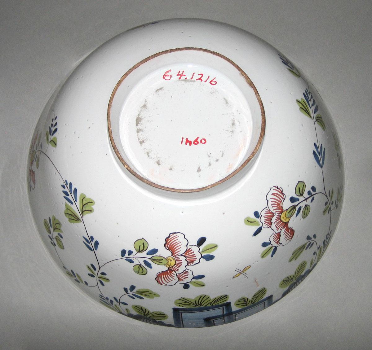 1964.1216 Delft punch bowl bottom