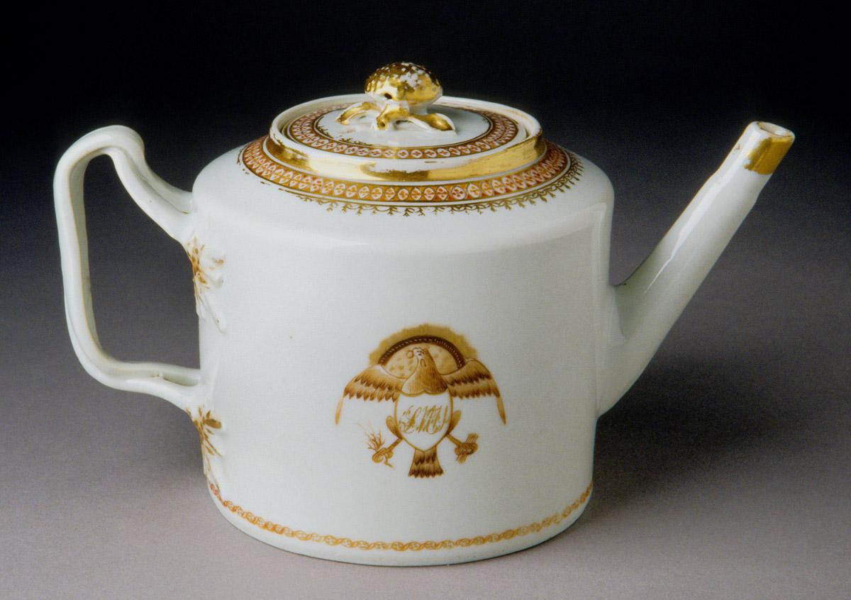 1964.1250.010 A, B Teapot, view 2