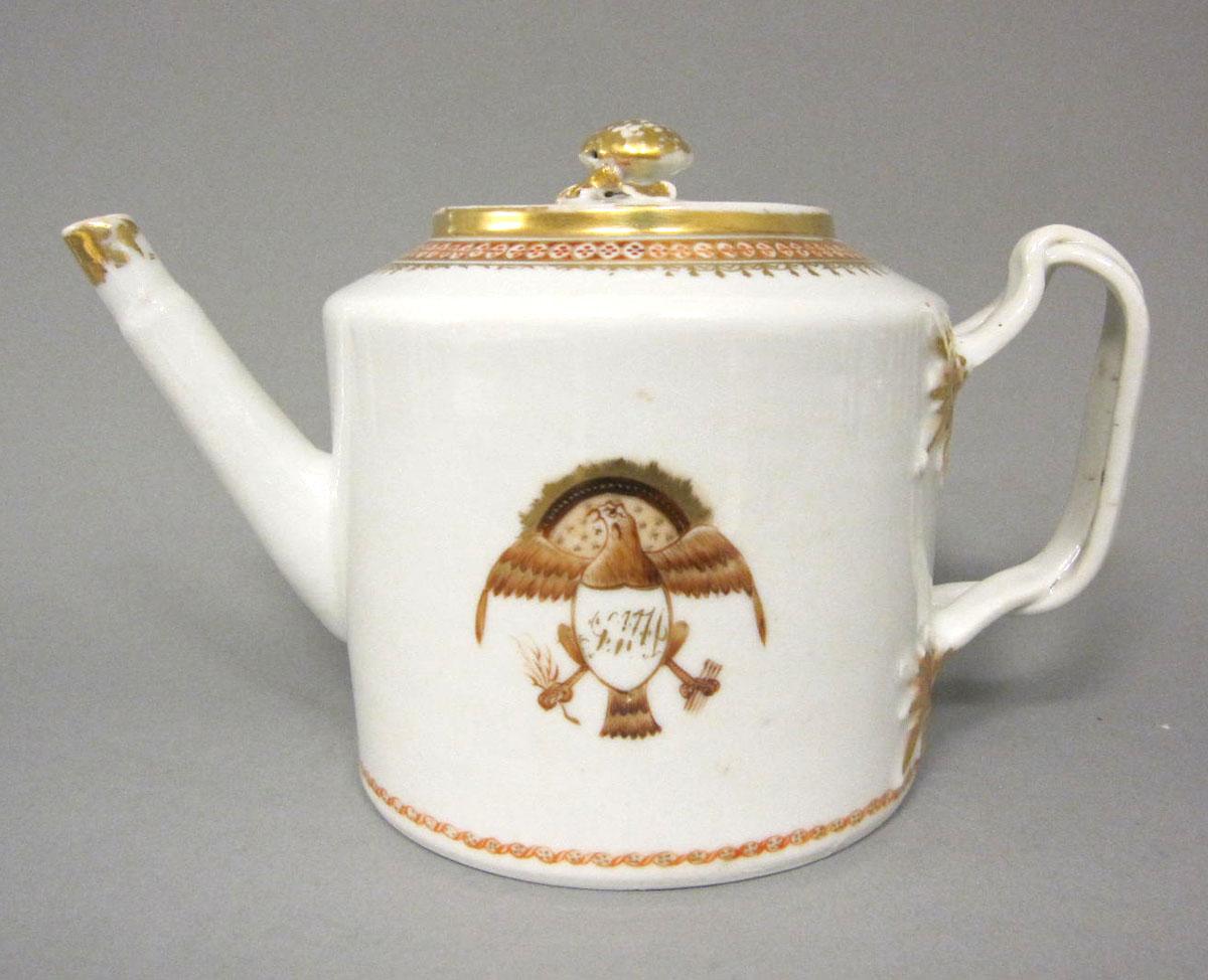 1964.1250.010 A,B Porcelain teapot