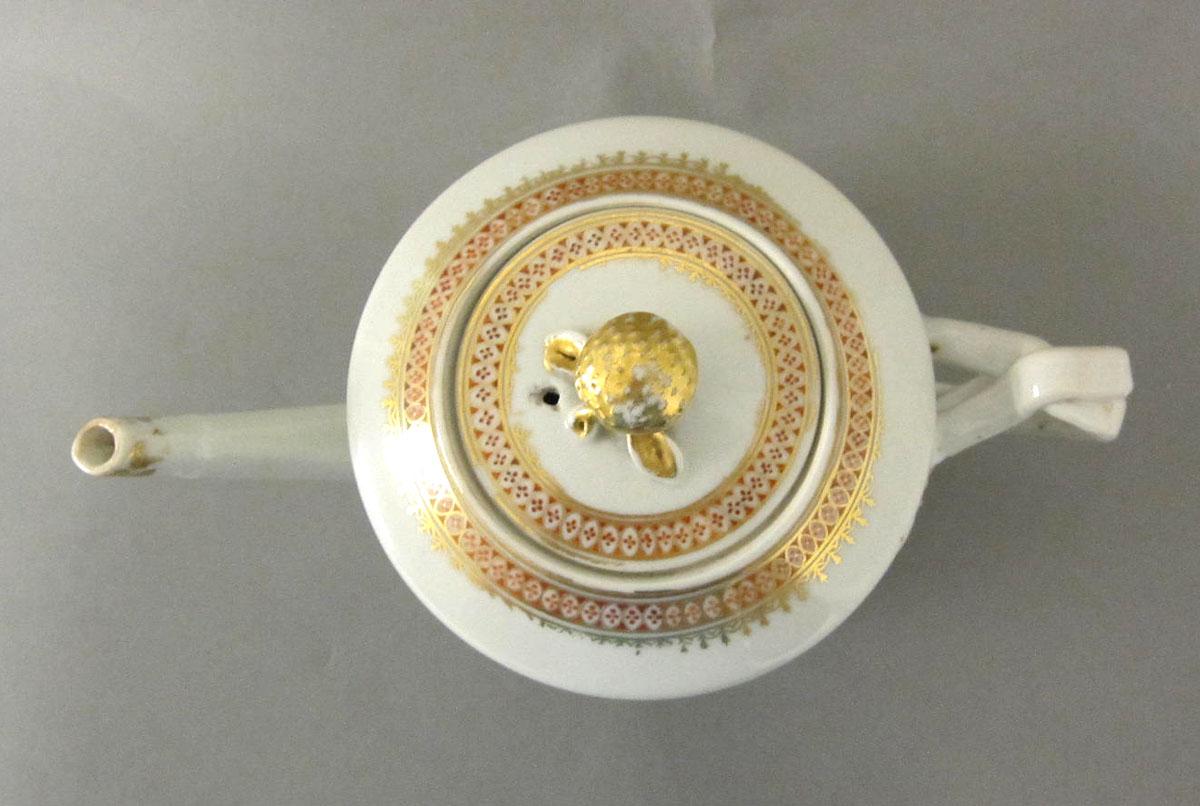 1964.1250.010 A,B Porcelain teapot top