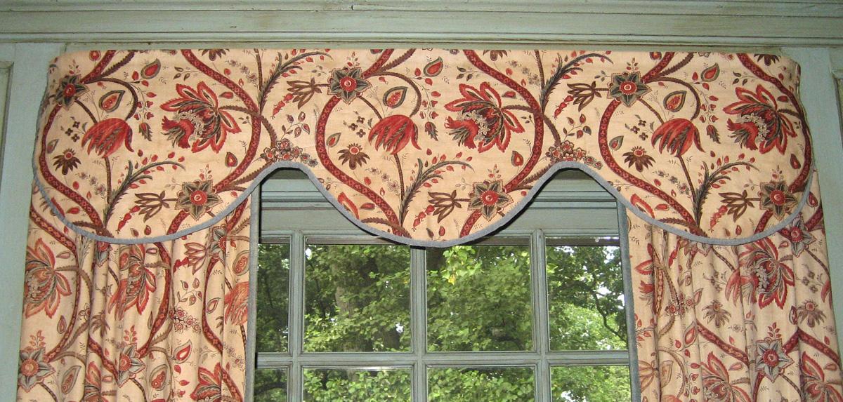 1955.0636.001 valance