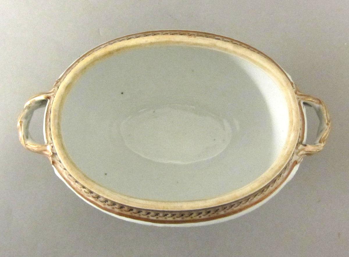 1964.1253.003 Porcelain tureen top
