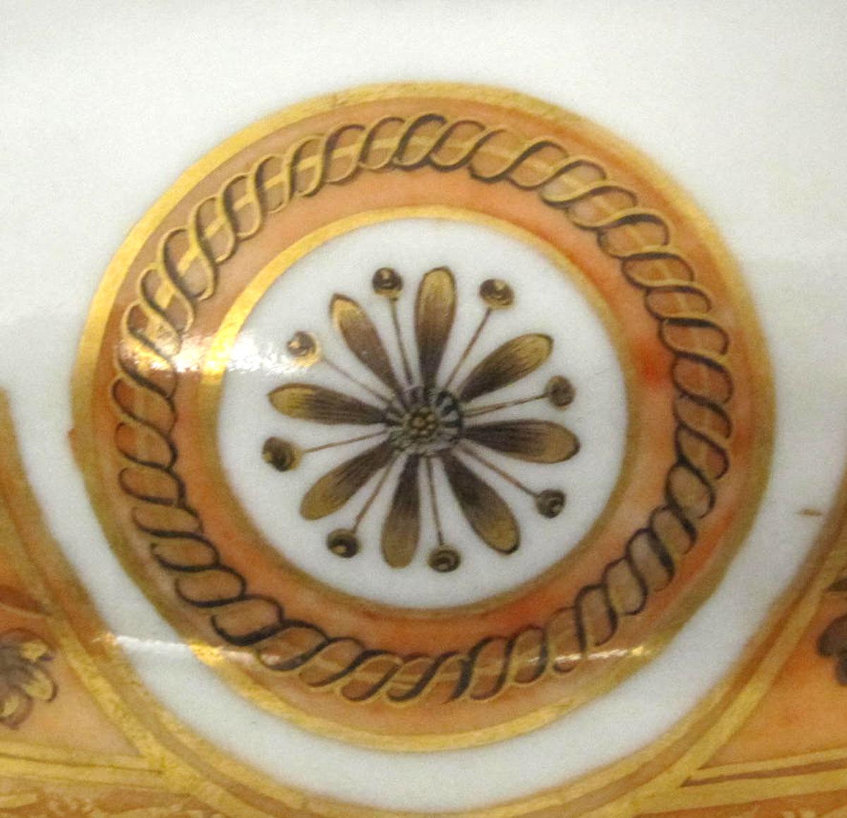 1964.1254.002 Porcelain tureen detail