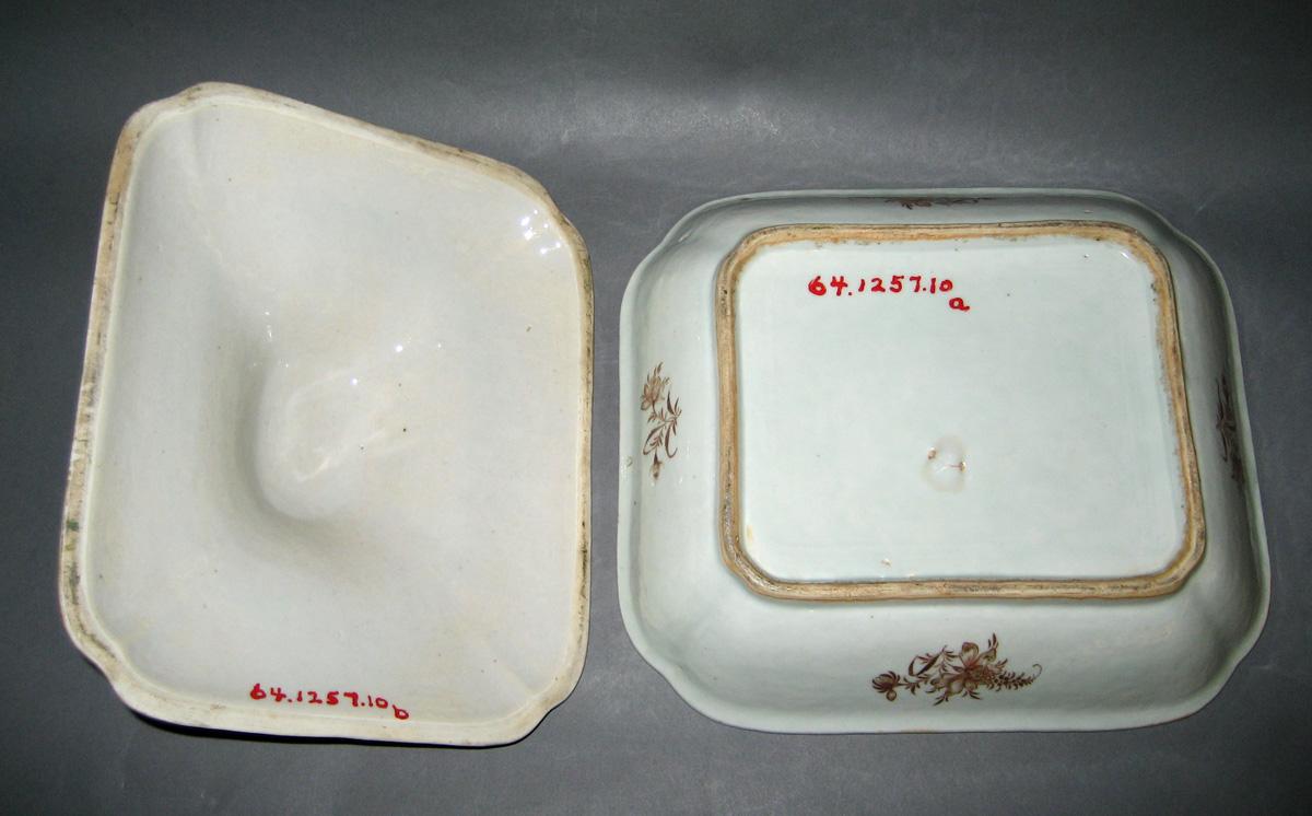 1964.1257.010 A, B Porcelain Dish and Cover underside