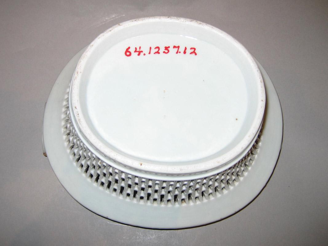 1964.1257.012 Basket underside