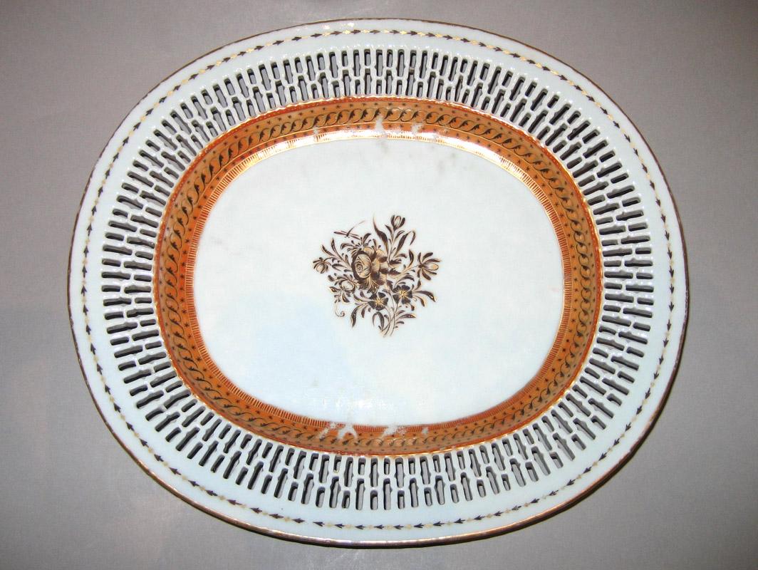 1964.1257.014 Dish or stand