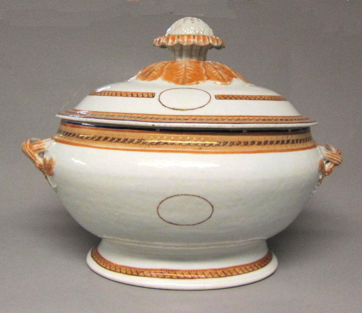 1964.1258 A,B Porcelain tureen