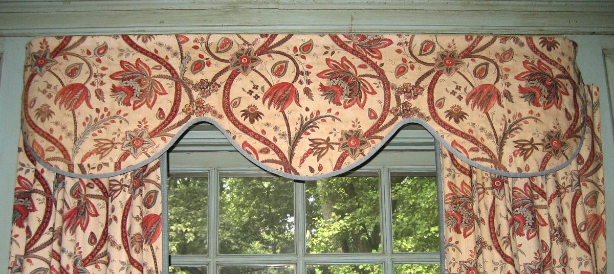 1955.0636.002 valance
