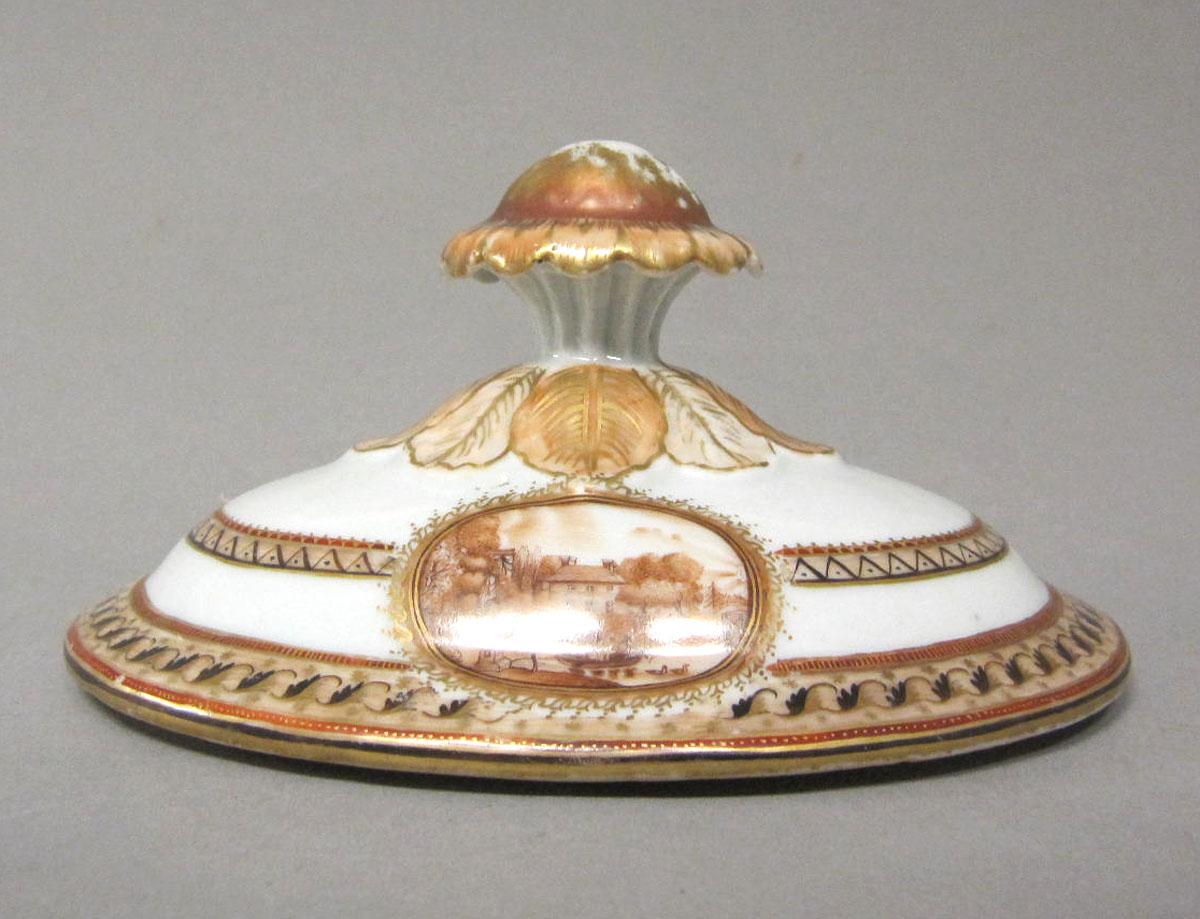 1964.1261.001 Porcelain tureen cover