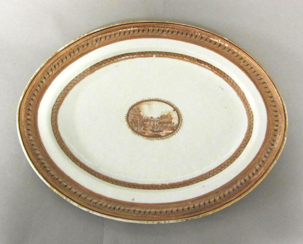 1964.1261.002 Porcelain platter
