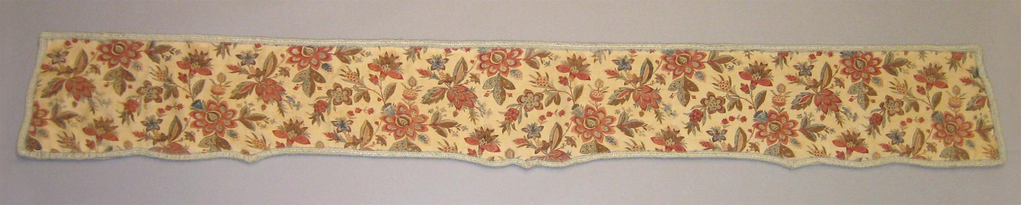 1955.0637.003 A  Bed hanging, valance