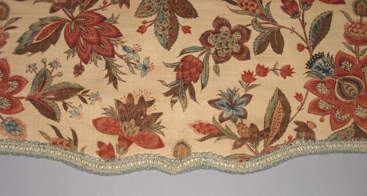 1955.0637.003 Bed hanging, valance detail
