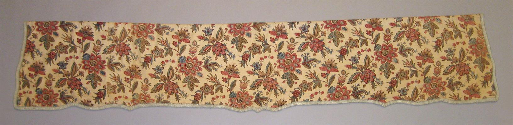 1955.0637.003 C  Bed hanging, valance