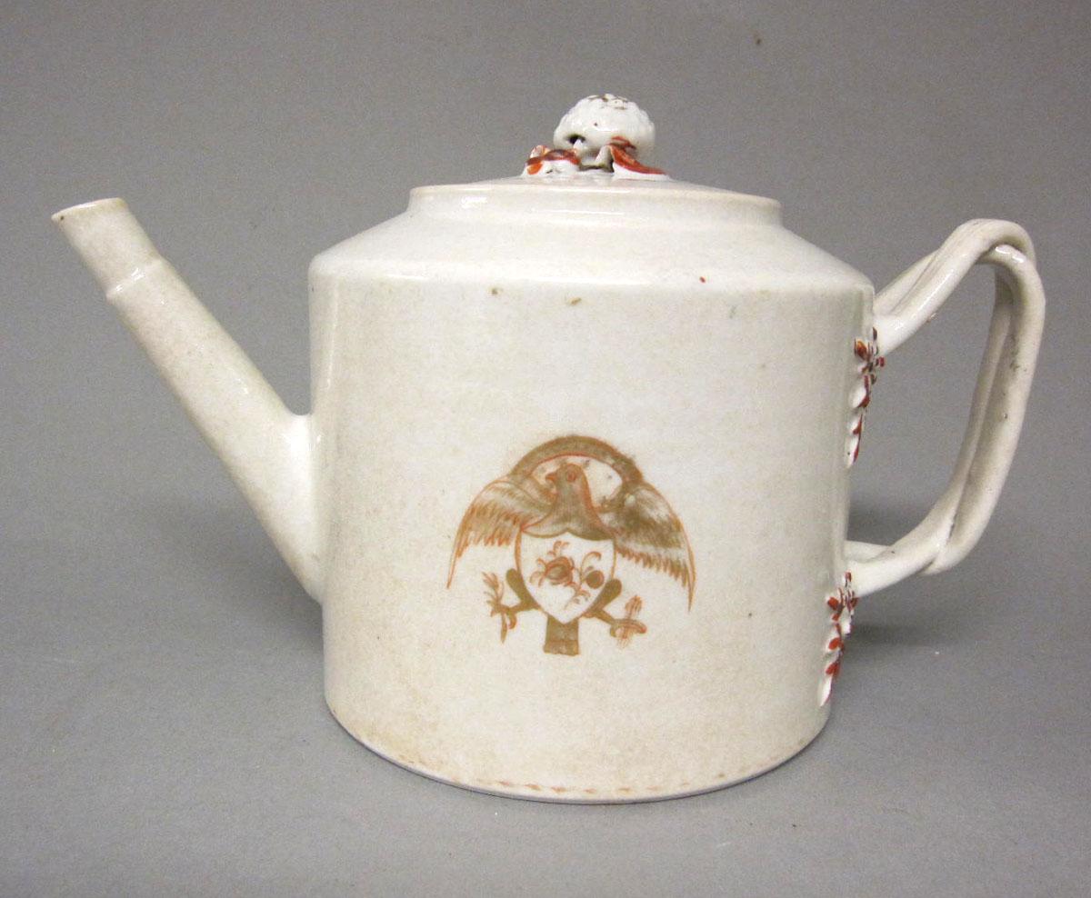 1964.1286.001 A,B Porcelain teapot